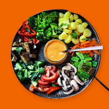 Lade das Bild in den Galerie-Viewer, Gado Gado – Gemüsesalat mit scharfer Erdnusssauce (3-4 Portionen)