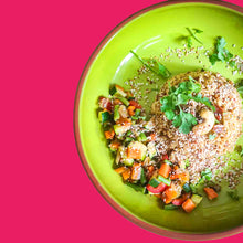 Lade das Bild in den Galerie-Viewer, Tamarind Reis mit saisonalem Gemüse und Nüssen (2-3 Portionen)